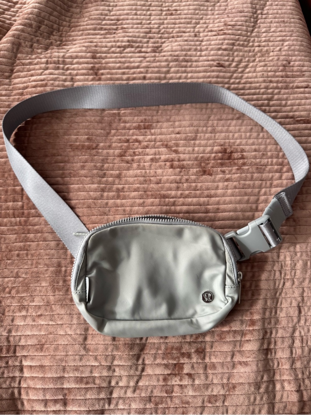 Lululemon Everywhere Crossbody Belt Bag